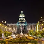 Letni Na Prazske Letne H5 プラハ